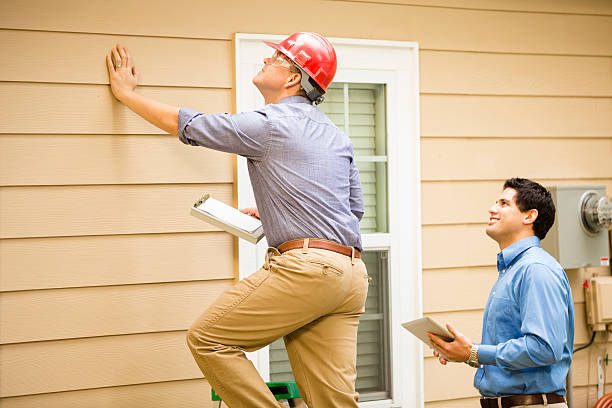 Comparison representing the difference between a public adjuster and an insurance company adjuster in Florida